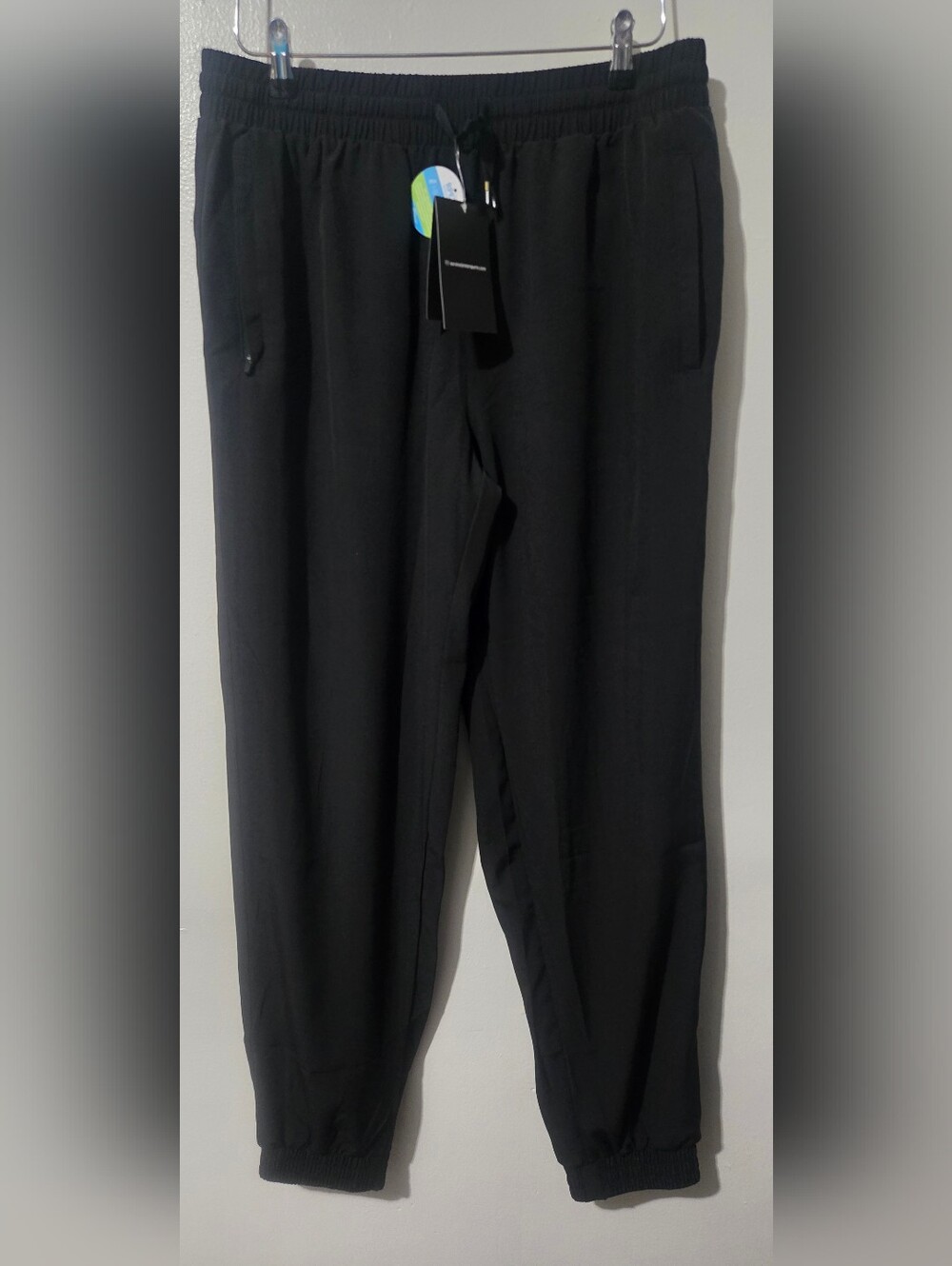 NWT Mens XL Black Joggers, Mier